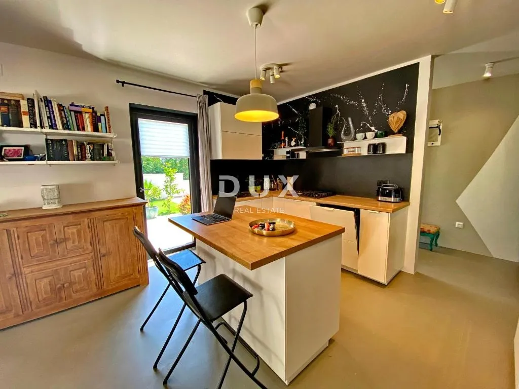 biograd, sv. filip i jakov, kuća, 110 m², vrt, bazen - slika 4