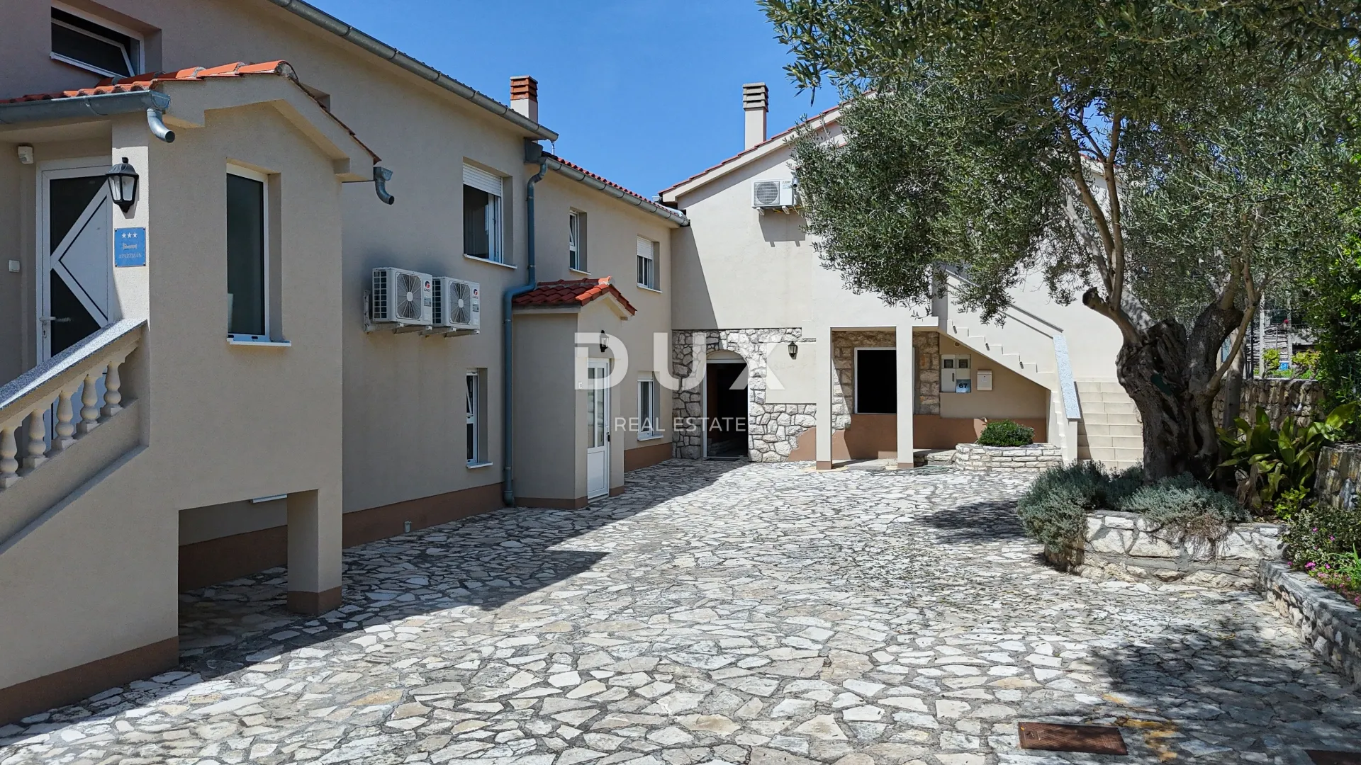 rab, barbat, kuća s apartmanima, 763 m2, drugi red do mora - slika 34