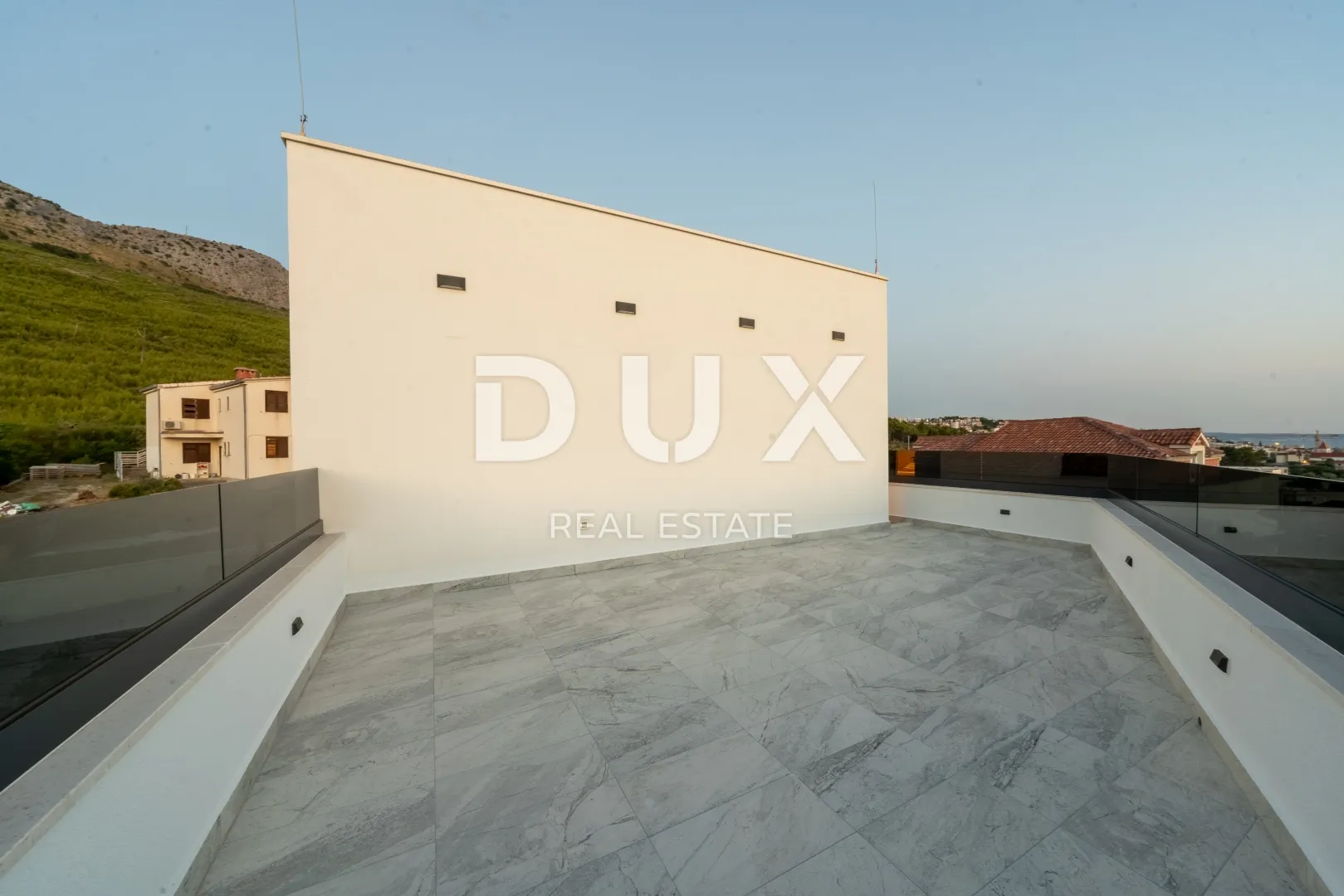 split, podstrana - luksuzna vila s prekrasnim pogledom - slika 54