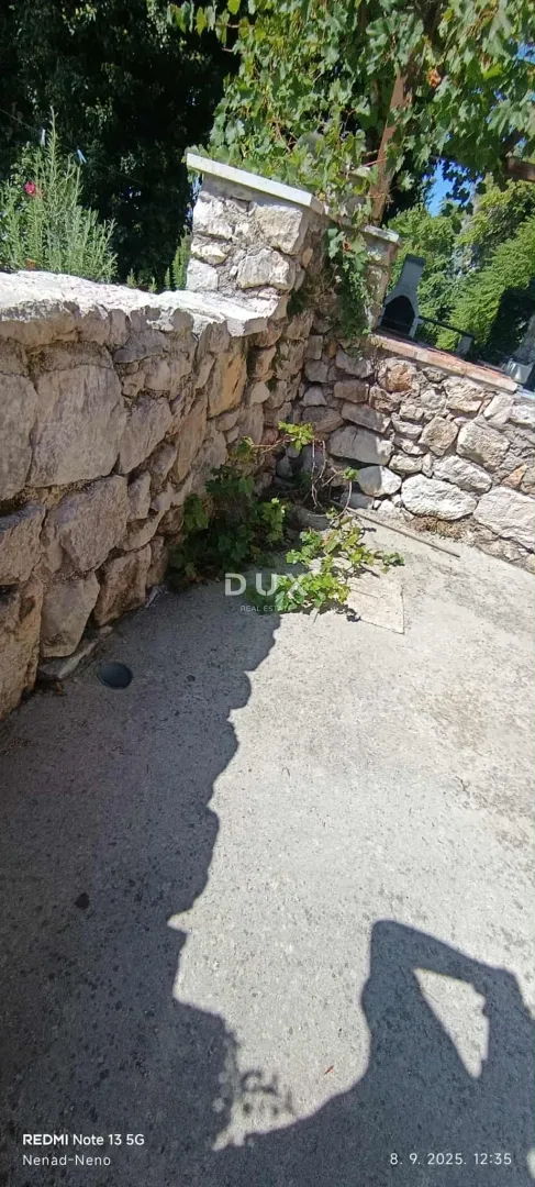 crikvenica, belgrad - dva apartmana s pogledom na more + dvorište! prilika! - slika 14