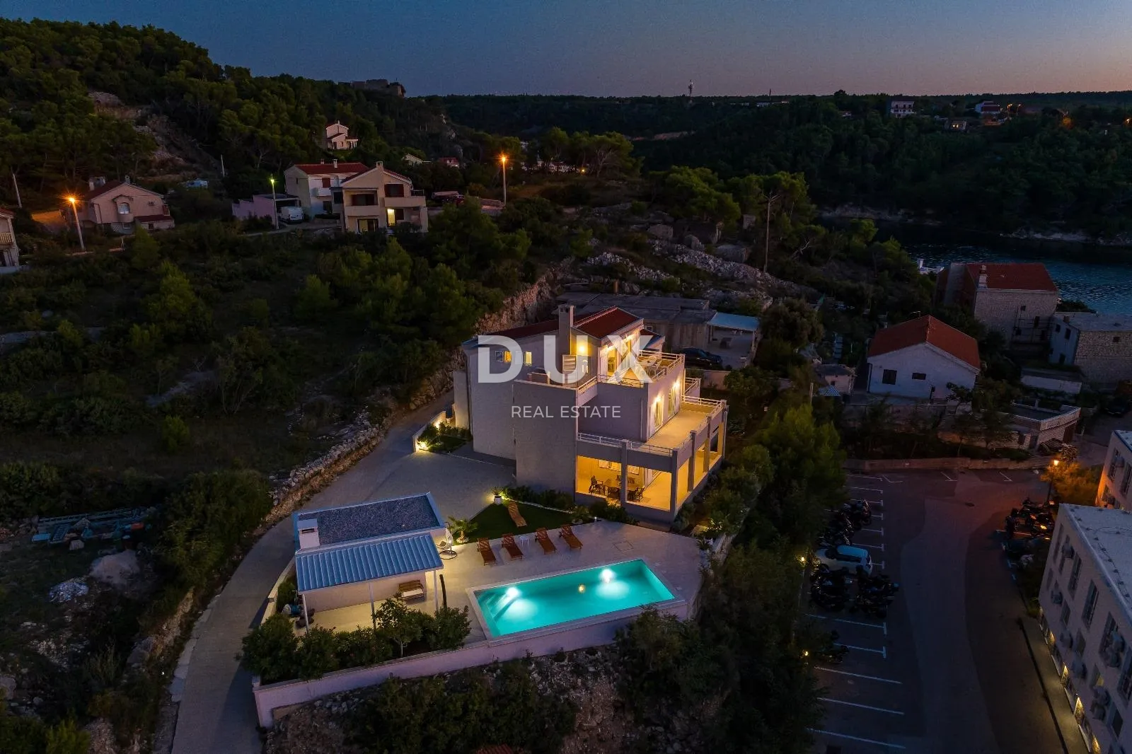 zadar, novigrad - luksuzna vila s panoramskim pogledom na more - slika 29