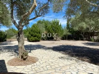 otok krk, šotovento - samostojeća kuća s bazenom i 700 m2 okućnice - slika 4