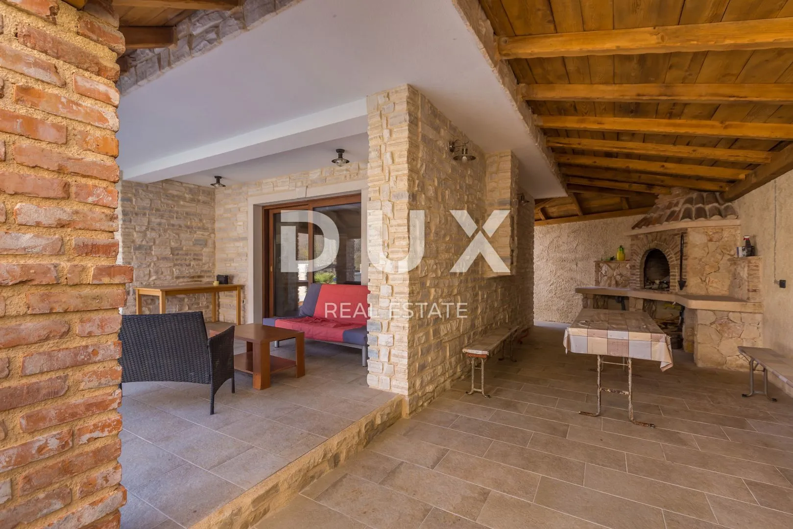 otok krk, soline (okolica) - kamena vila s bazenom - slika 19