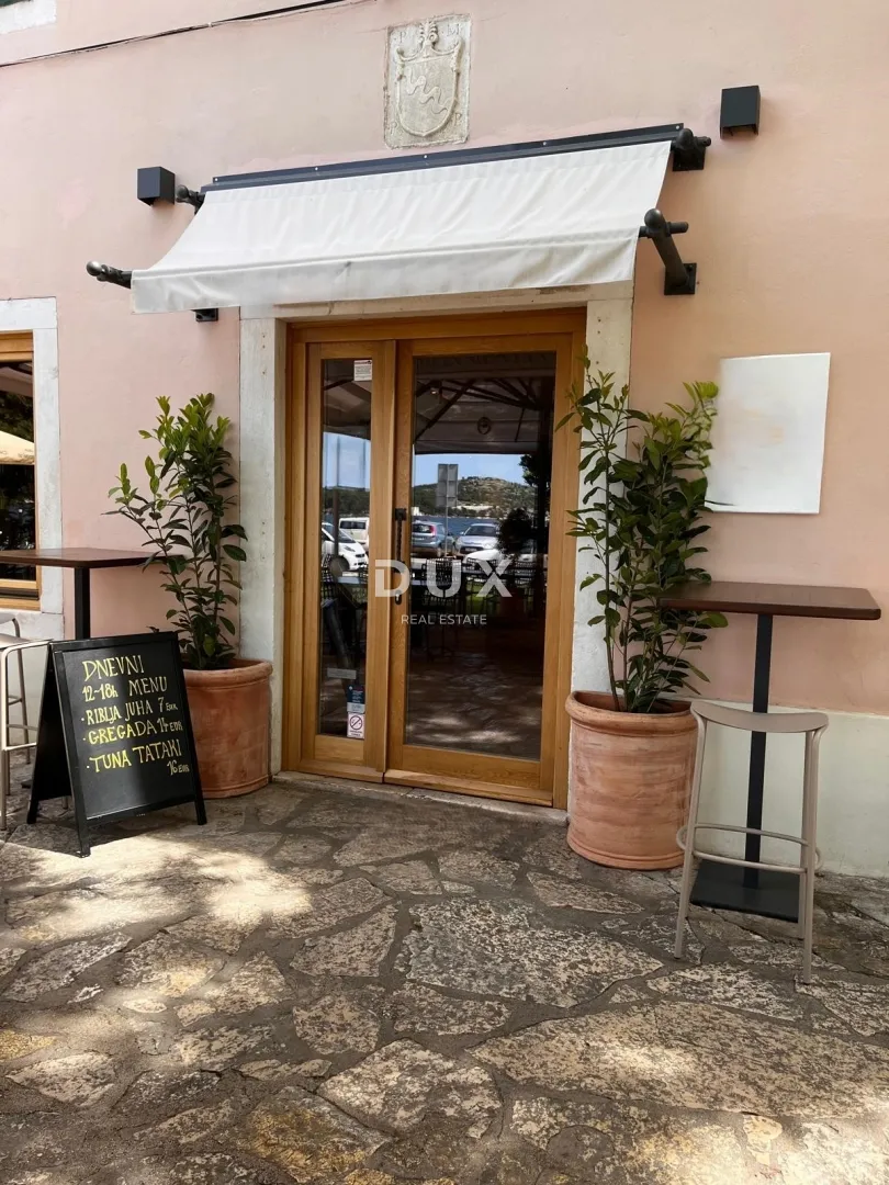 šibenik, centar, vrhunski uhodani restaurant, prvi red do mora. - slika 15