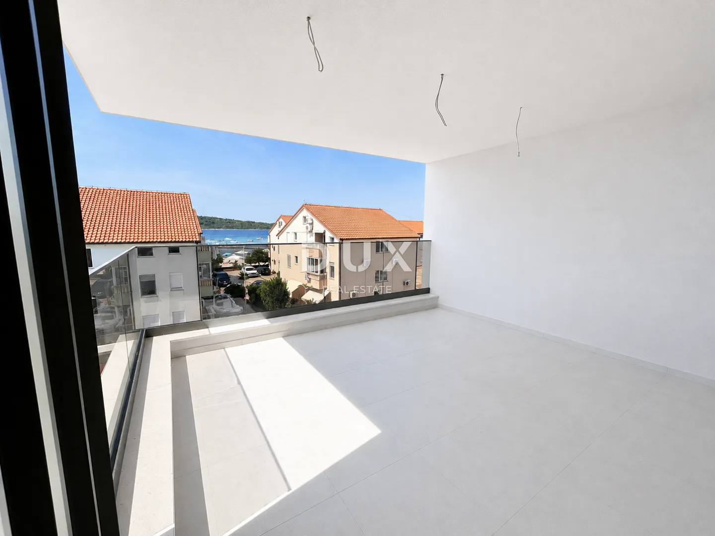 vodice, srima – penthouse s krovnom terasom, pogledom na more i liftom - slika 17
