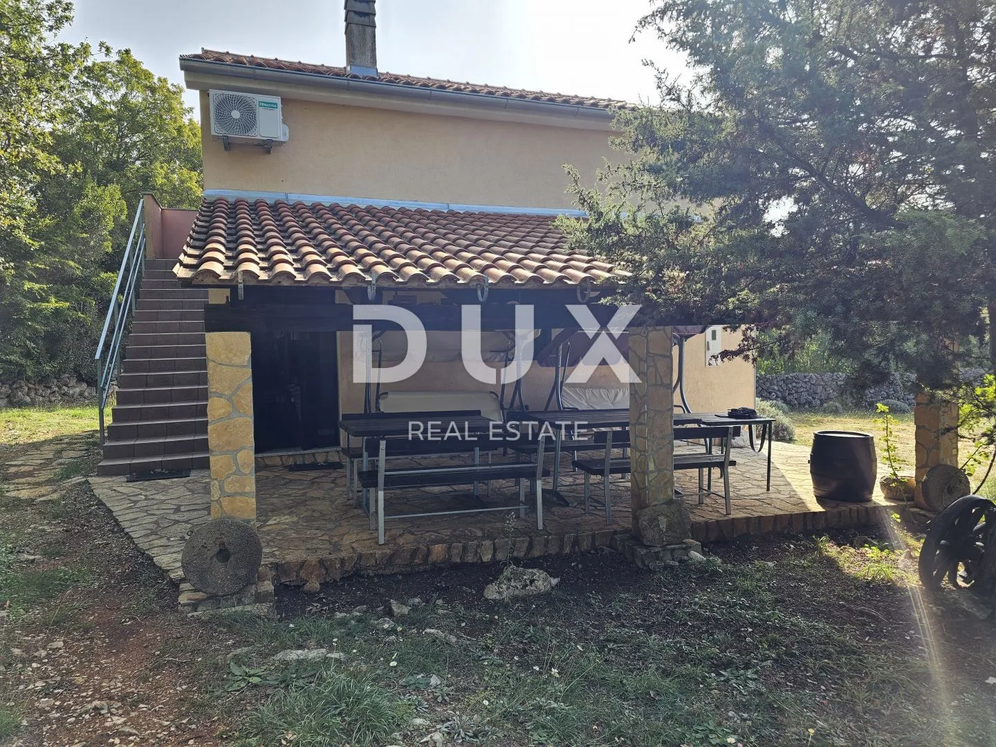 otok krk, vrbnik (okolica) - samostojeća kuća na osami sa dva apartmana - slika 14