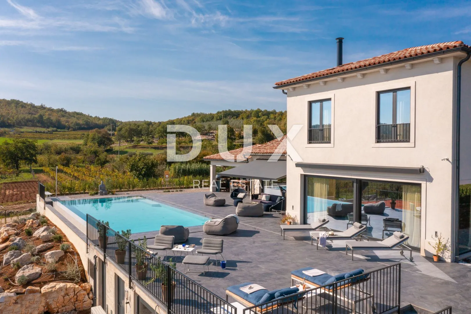 istra, motovun - luksuzna vila s pogledom na prirodu! - slika 24