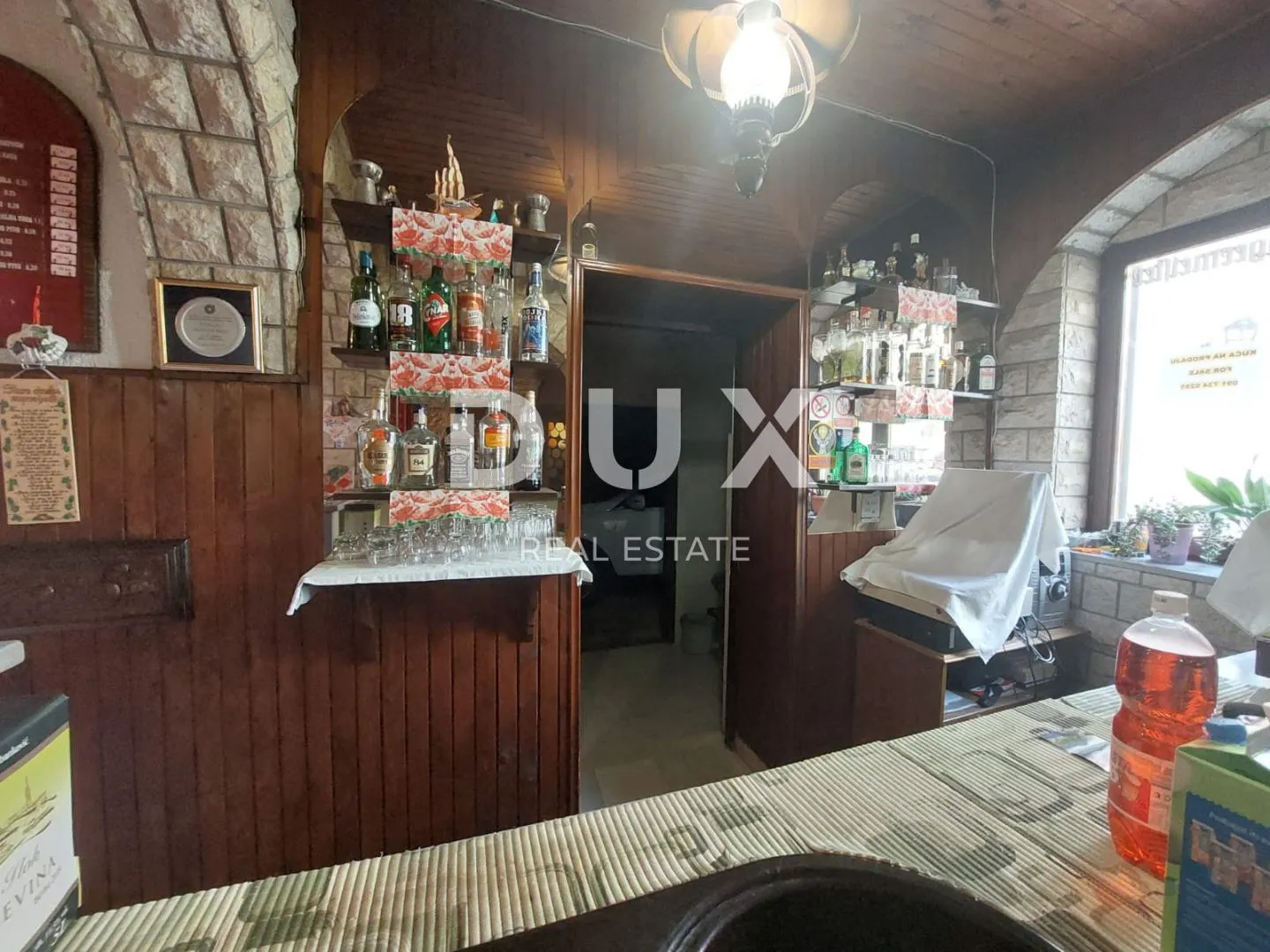 istra, buje - kuća s restoranom u centru buja, pogled na more - slika 19