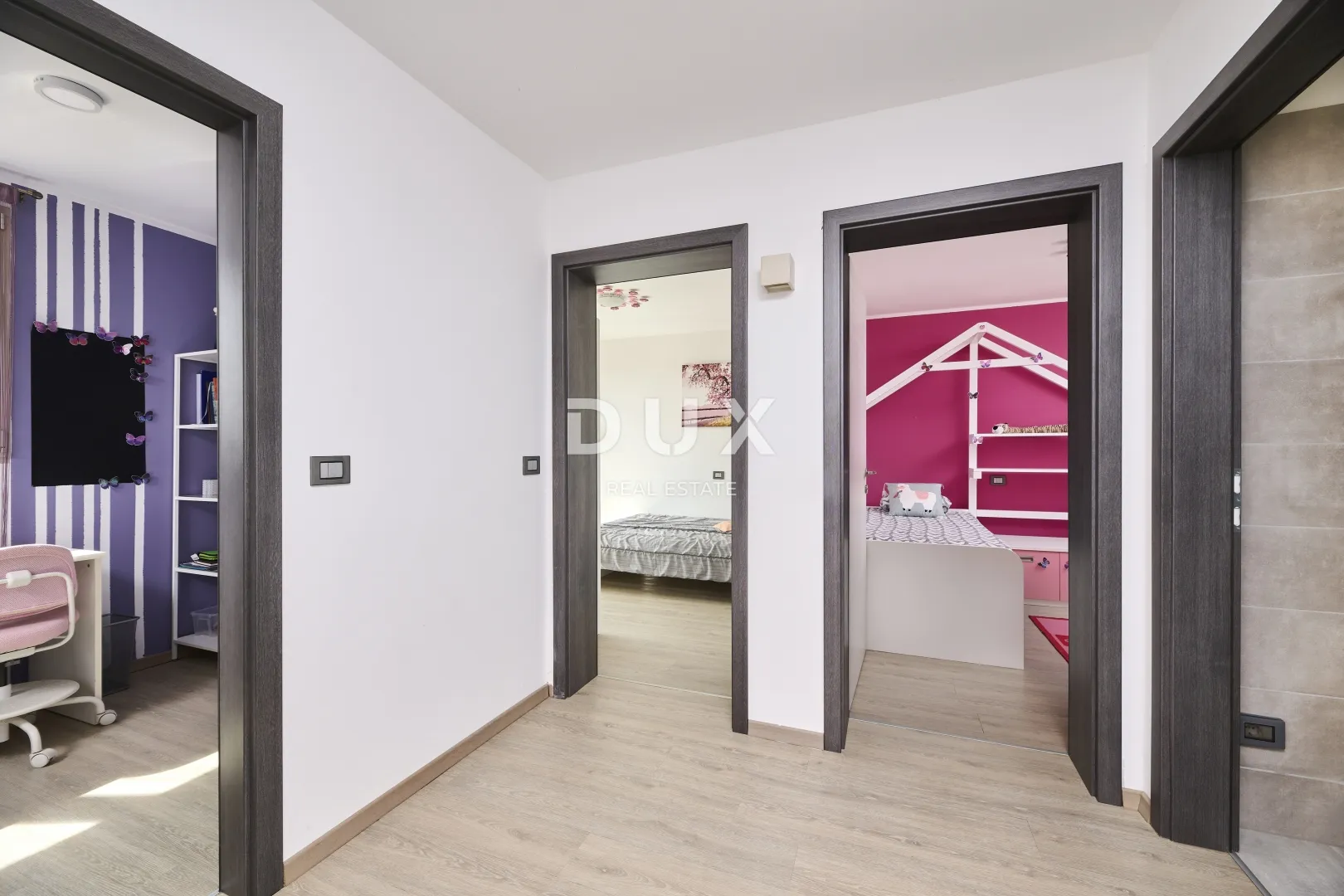 istra, umag – luksuzna vila, bazen, pogled na more - slika 31