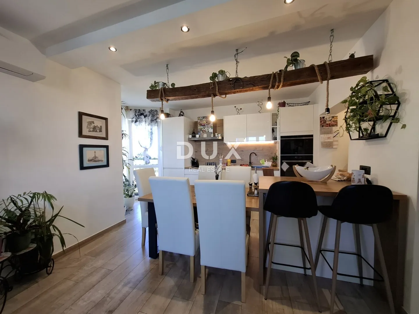 istra, pula - potpuno renoviran stan 52 m² s velikim spremištem - slika 8