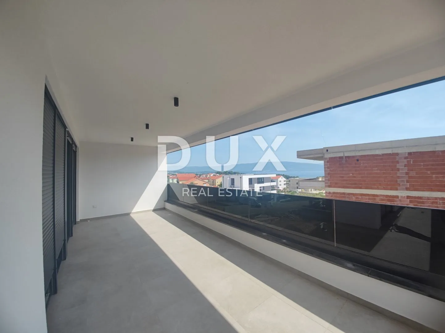 grad krk, centar - dvoetažni penthouse s bazenom i panoramskim pogledom - slika 18