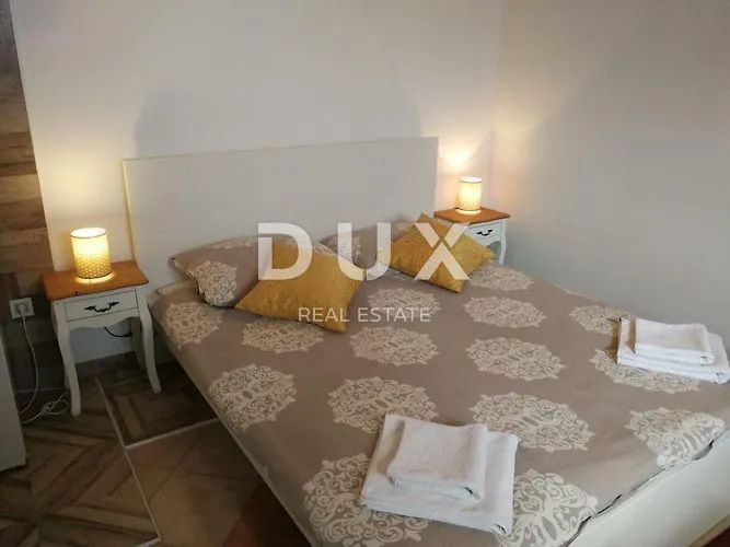 istra, pula - apartmanska kuća u strogome centru s bazenom i okućnicom - slika 12