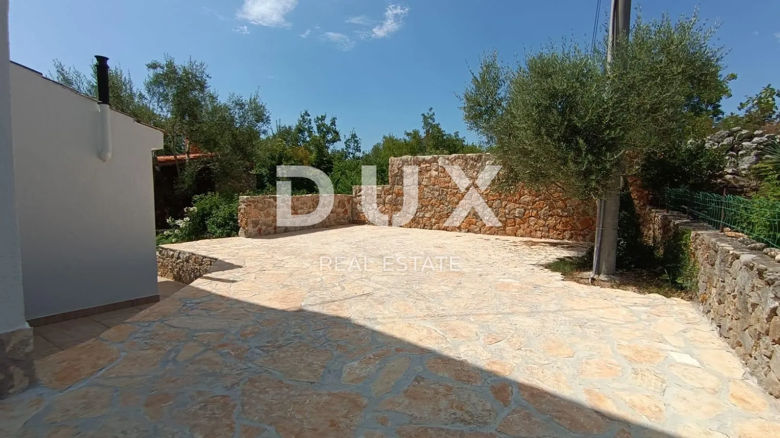 otok krk, brzac - samostojeća kuća s bazenom - slika 4