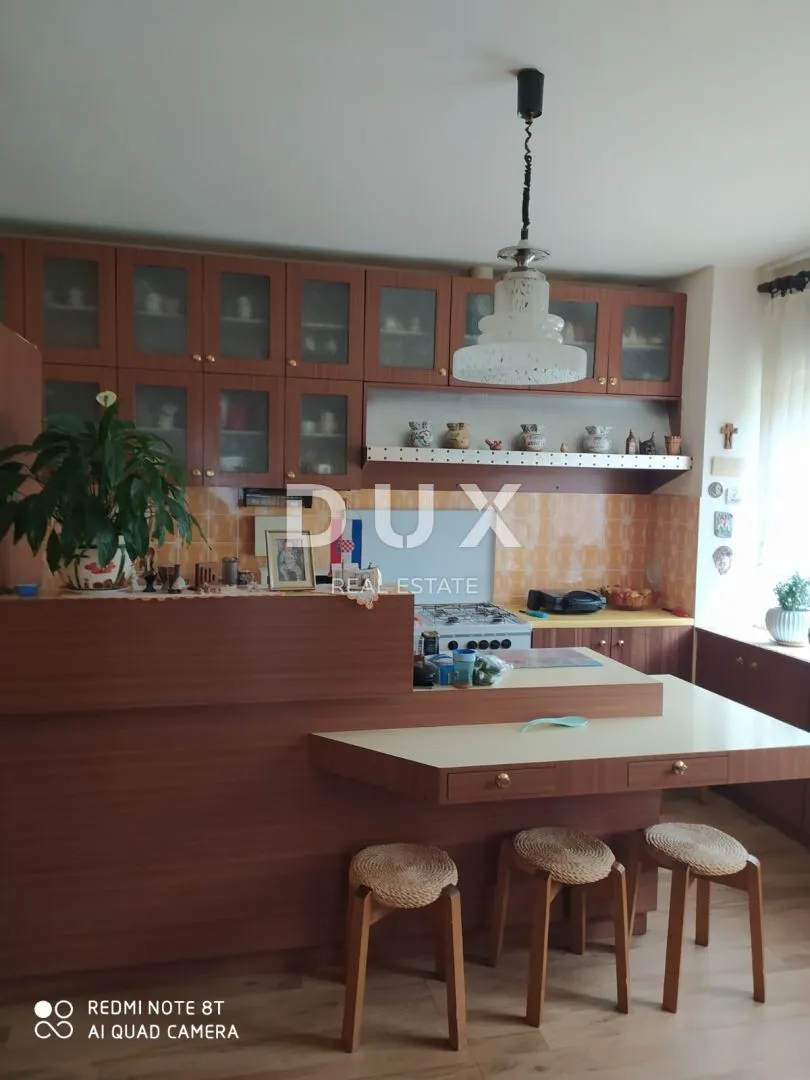 viškovo- veliko gospodarsko imanje, tri stambene jedinice, poslovni prostor, gospodarske zgrade, vinski podrum, velika okućnica - slika 10
