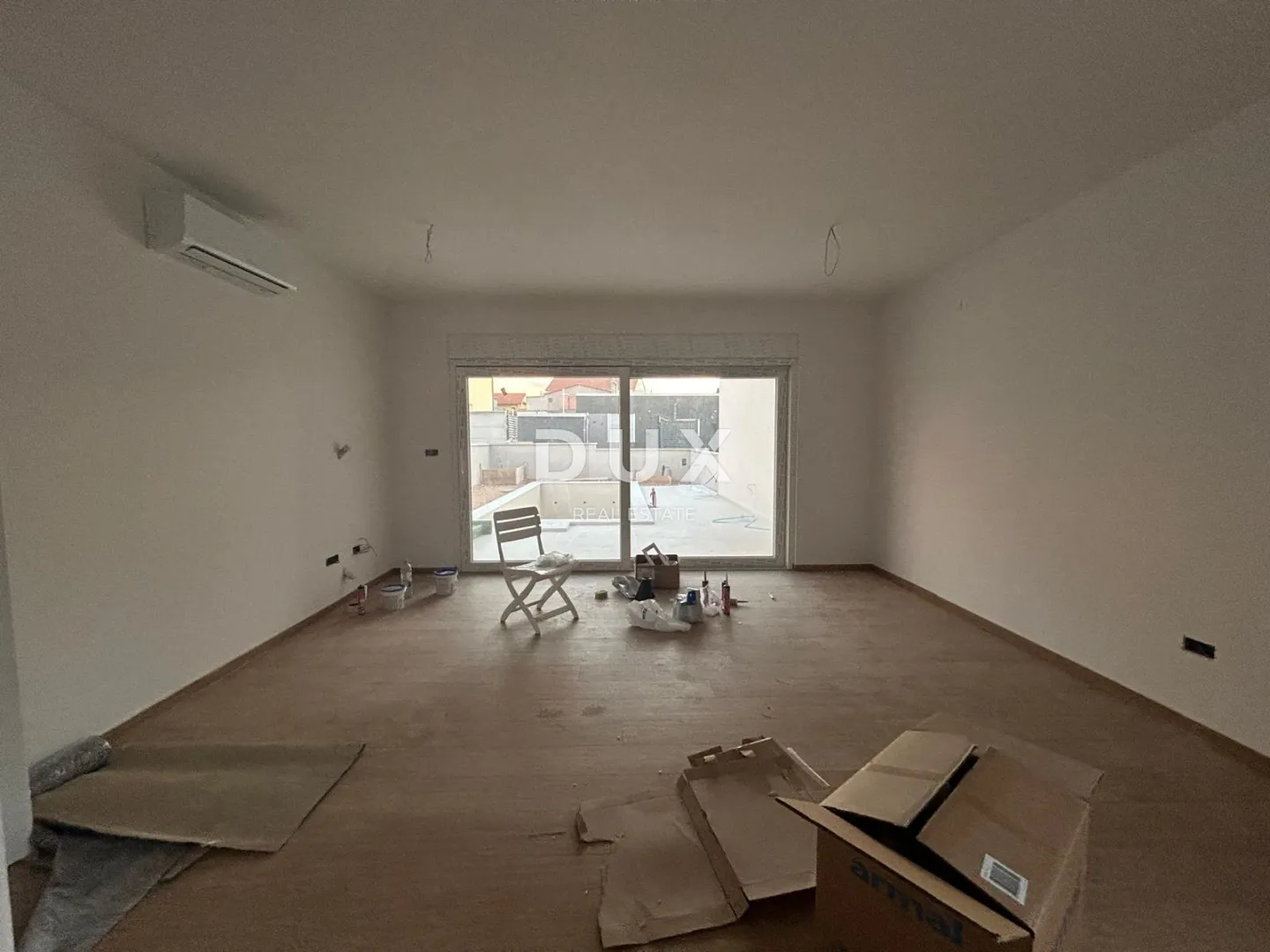 šibenik, pirovac - moderan duplex s bazenom u novogradnji - slika 7