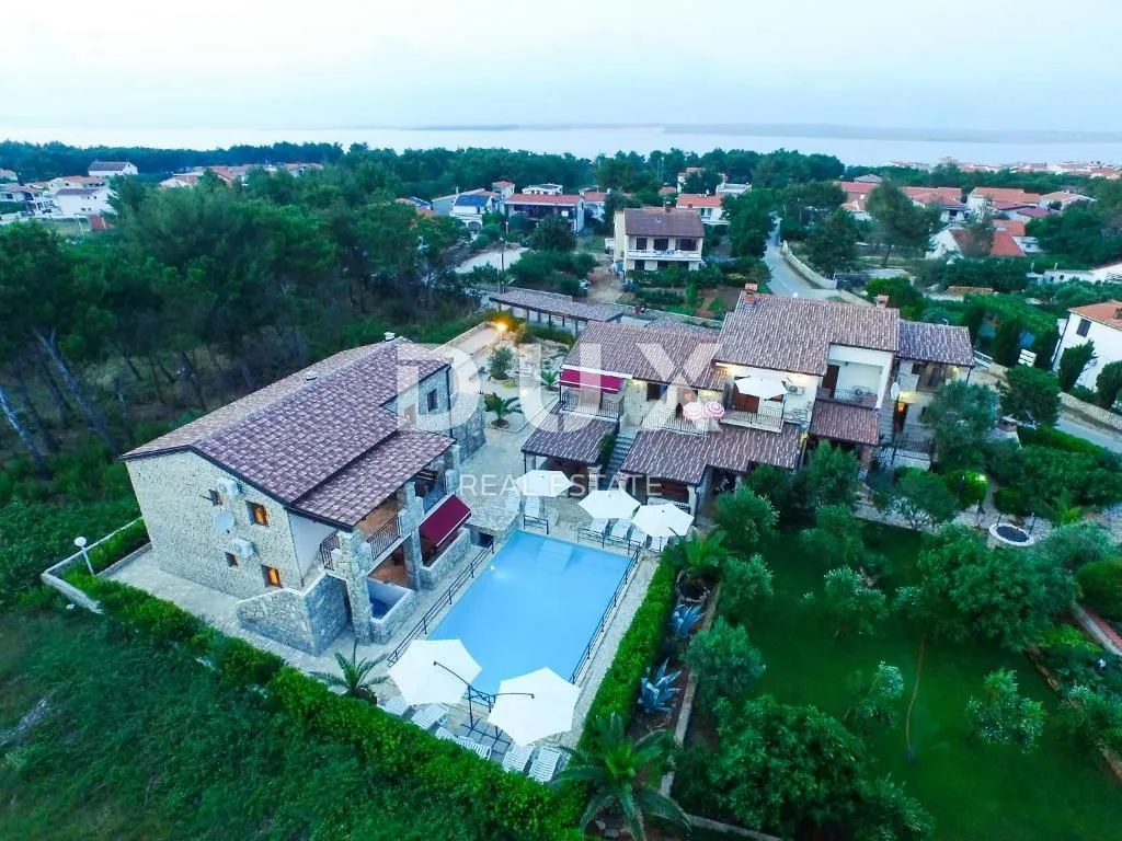 vir - apartmanska kuća sa bazenom - slika 8