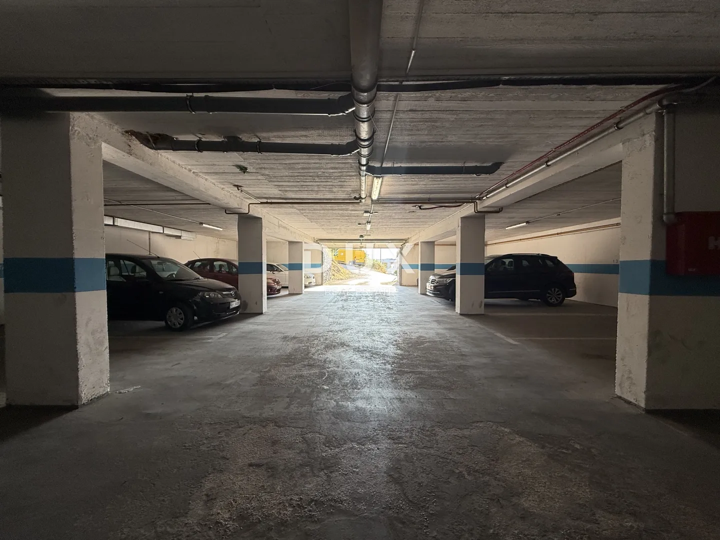 viškovo, centar, stan, 100 m2, 2 garažna mjesta, namješteno - slika 15