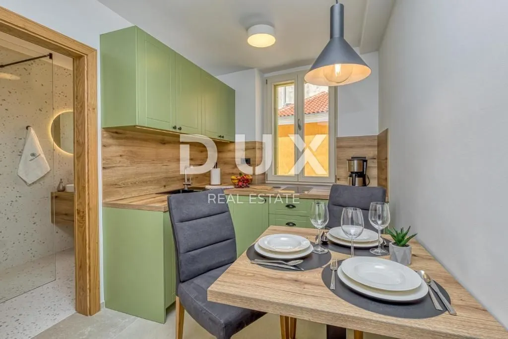 istra, vrsar - šarmantna apartmanska kuća u centru vrsara - slika 14