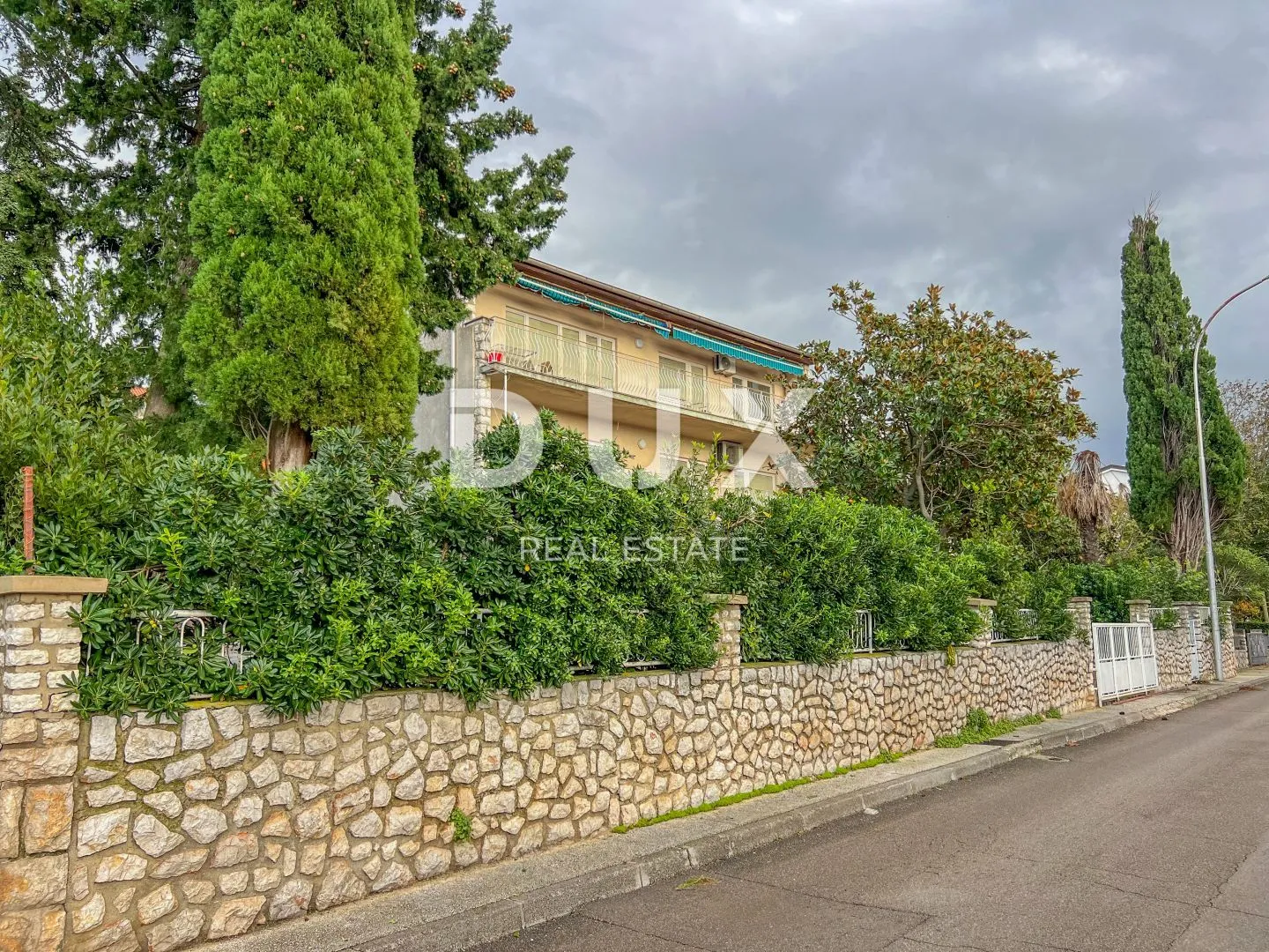 crikvenica, selce - veća kuća s okućnicom 200 metara od mora s pogledom na more - slika 19
