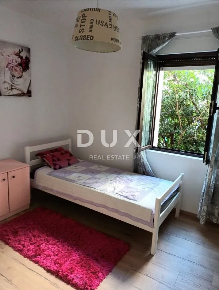 šibenik, centar - kuća u centru grada s tri apartmana i 230 m2 dvorišta i o - slika 9