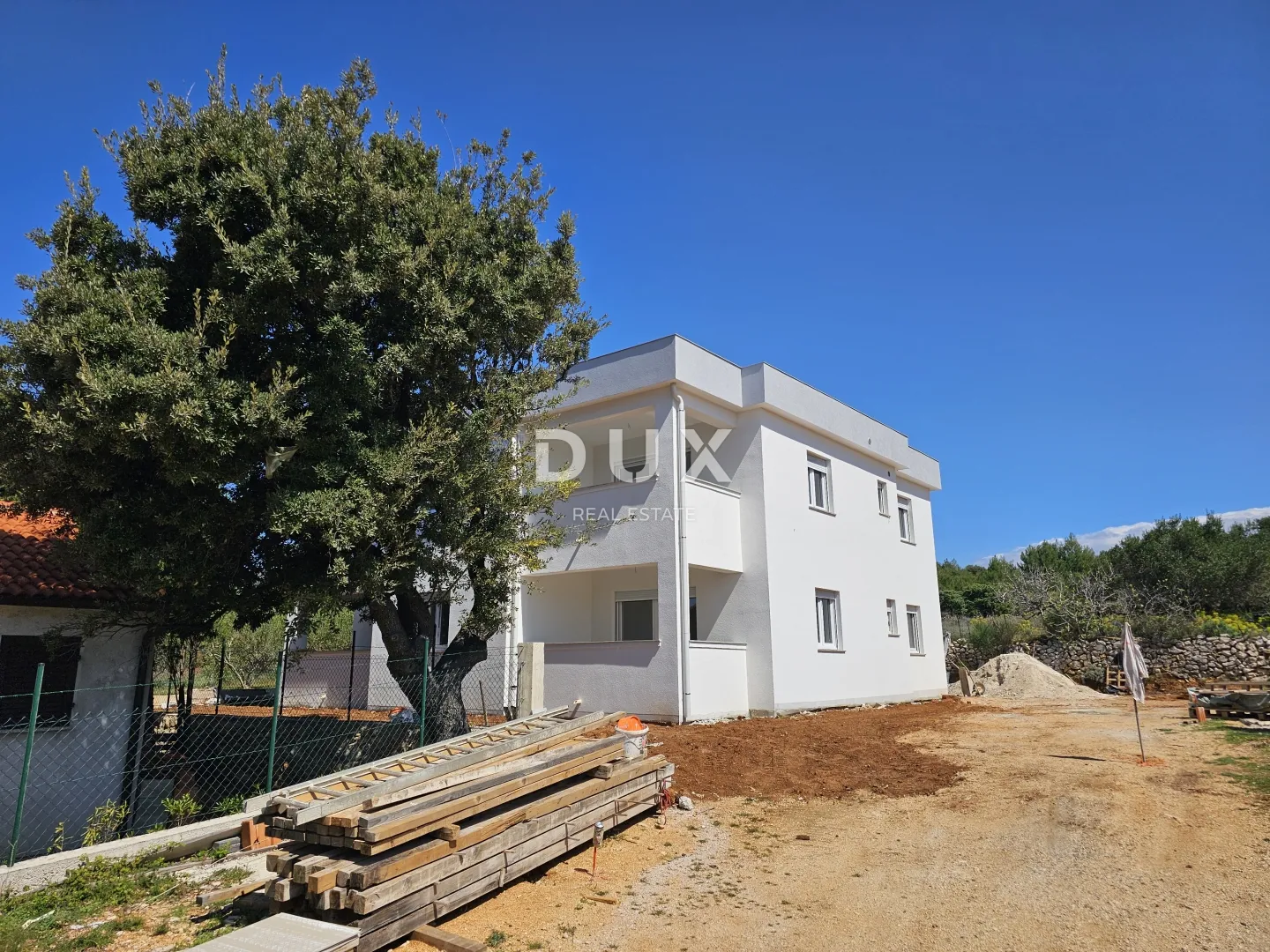 otok rab, barbat - 2s+db u prizemlju novogradnje 64m2 - slika 3
