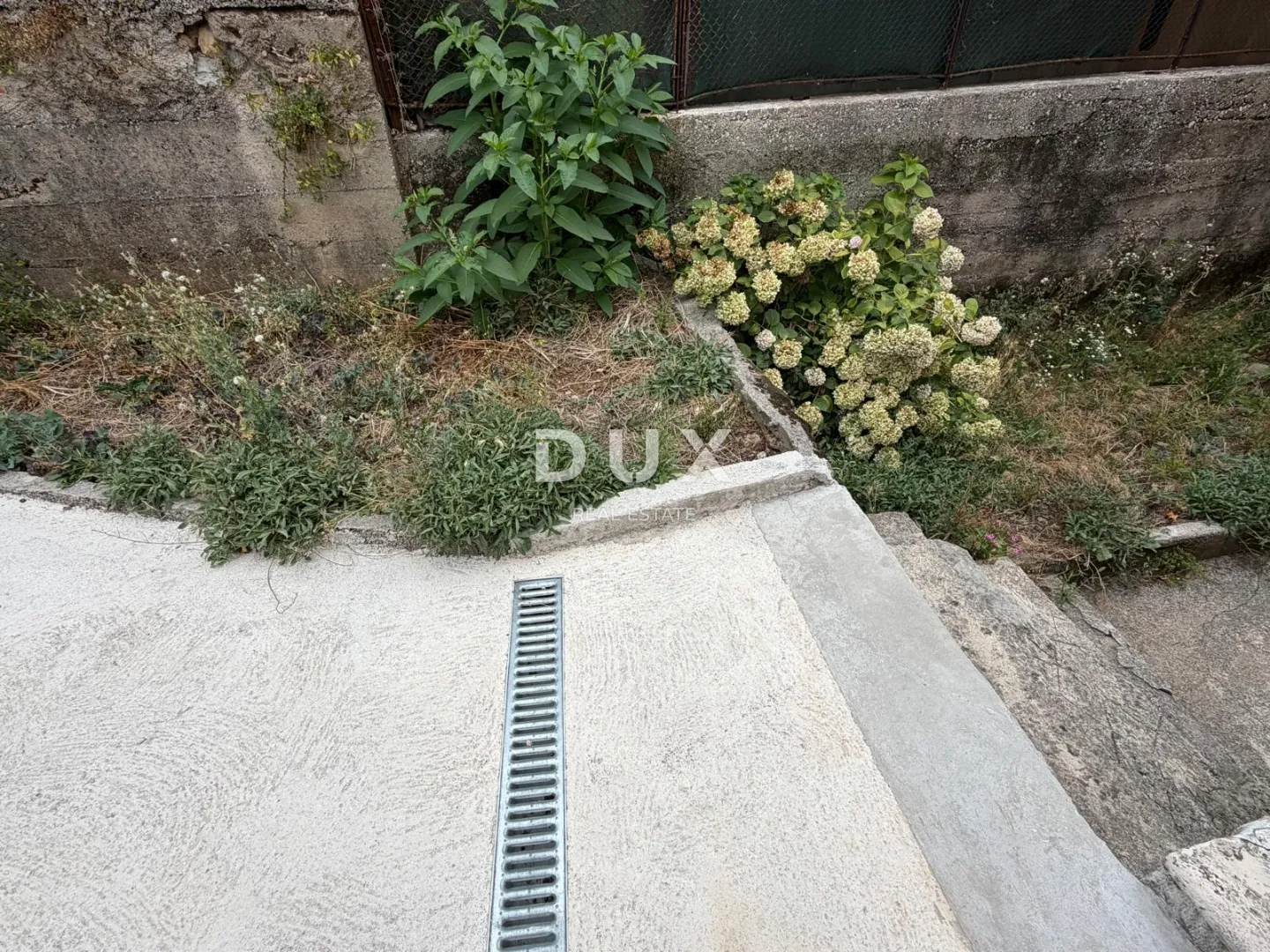 rijeka, centar - samostojeća kuća s 3 odvojena stana + okućnica! prilika! - slika 24