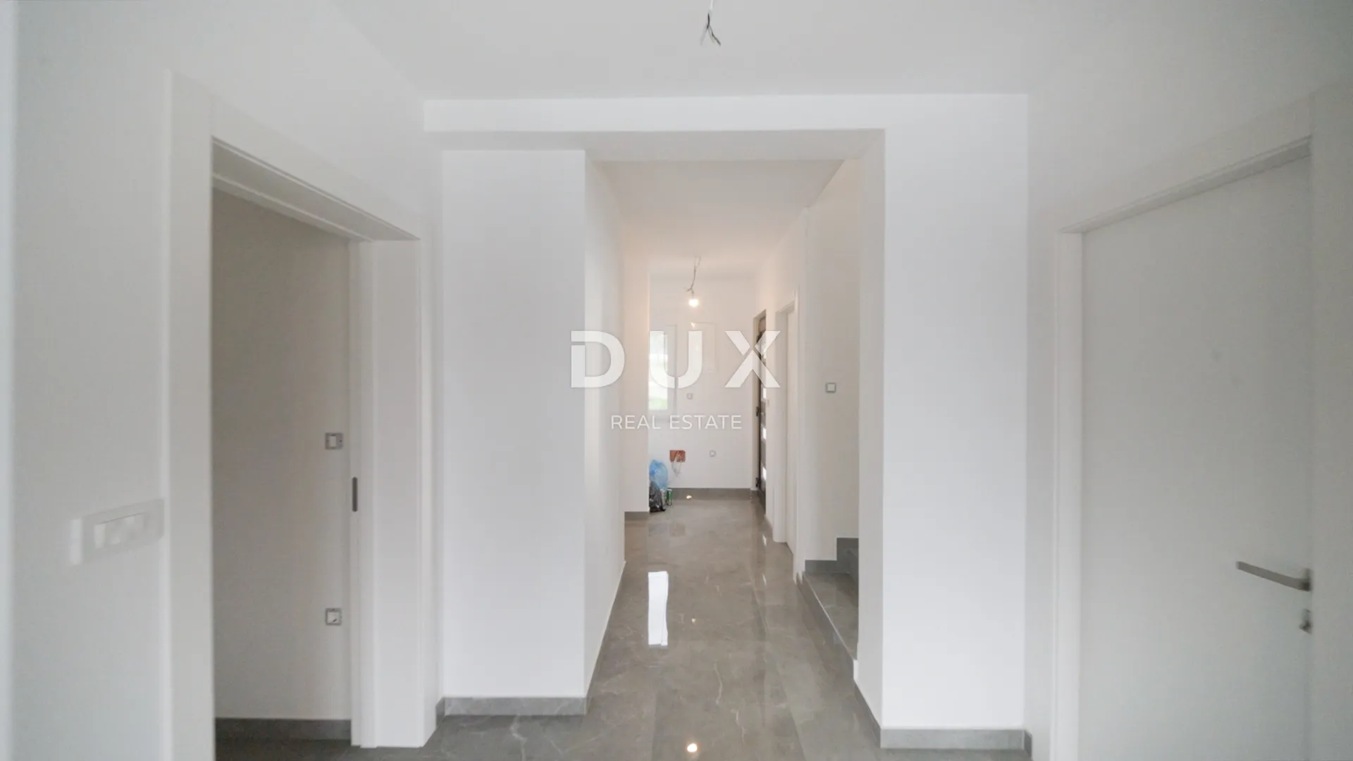istra,kaštel - moderna novogradnja s pogledom na more - slika 11