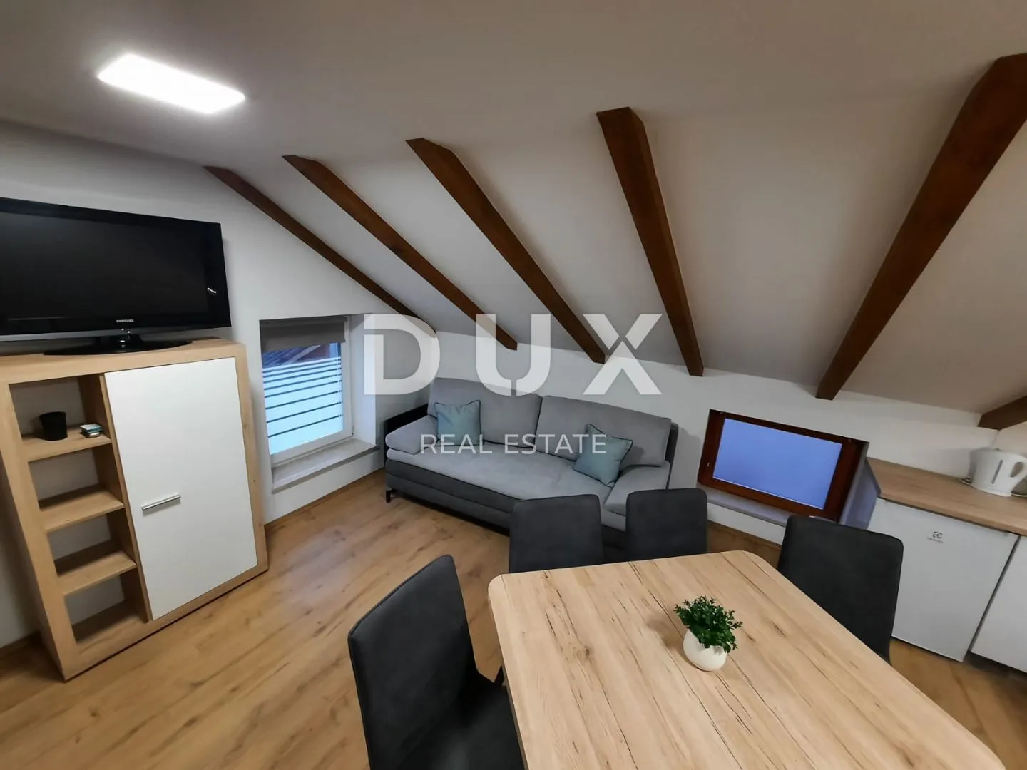 istra, pula - simpatična kuća s 3 apartmana u predivnom i mirnom naselju - slika 10
