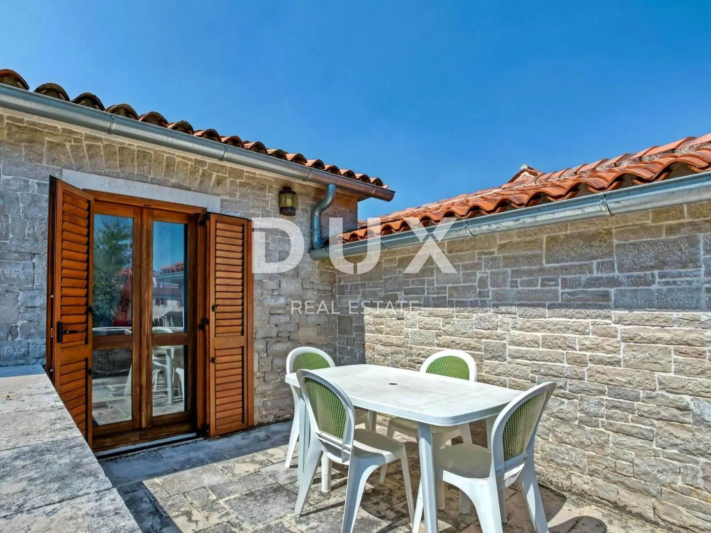 istra, tinjan - kamena autohtona vila - slika 46