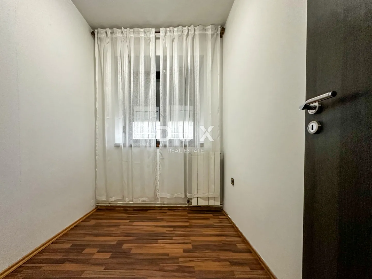 rijeka, podmurvice - uređeni 4skl stan s lođom i pogledom - slika 13
