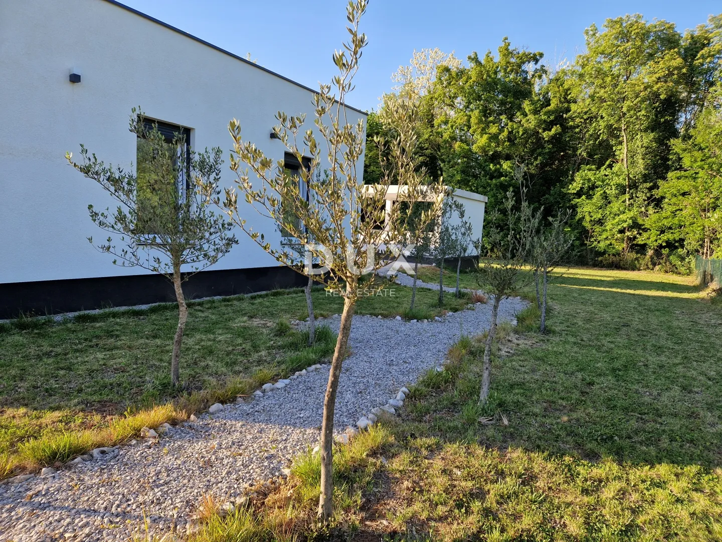 istra, kršan – moderna prizemnica s bazenom na prostranoj okućnici - slika 38