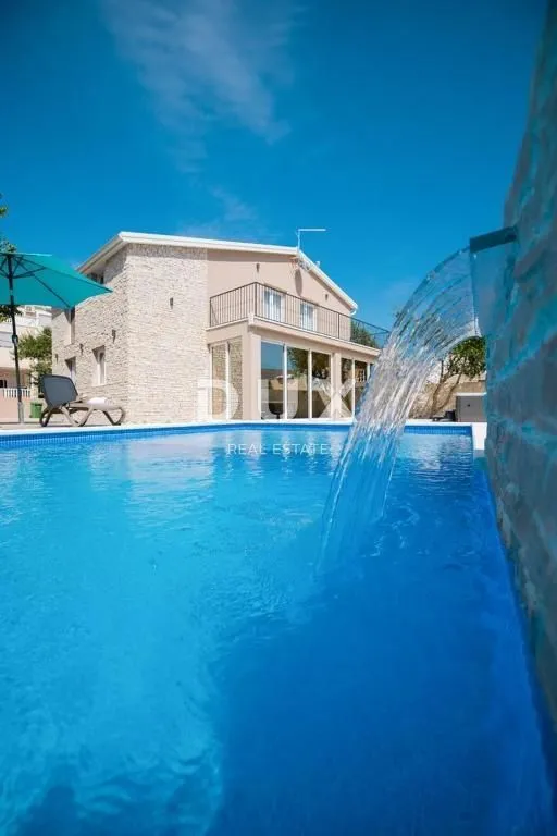 otok vir - prekrasna vila 200m od mora - slika 5