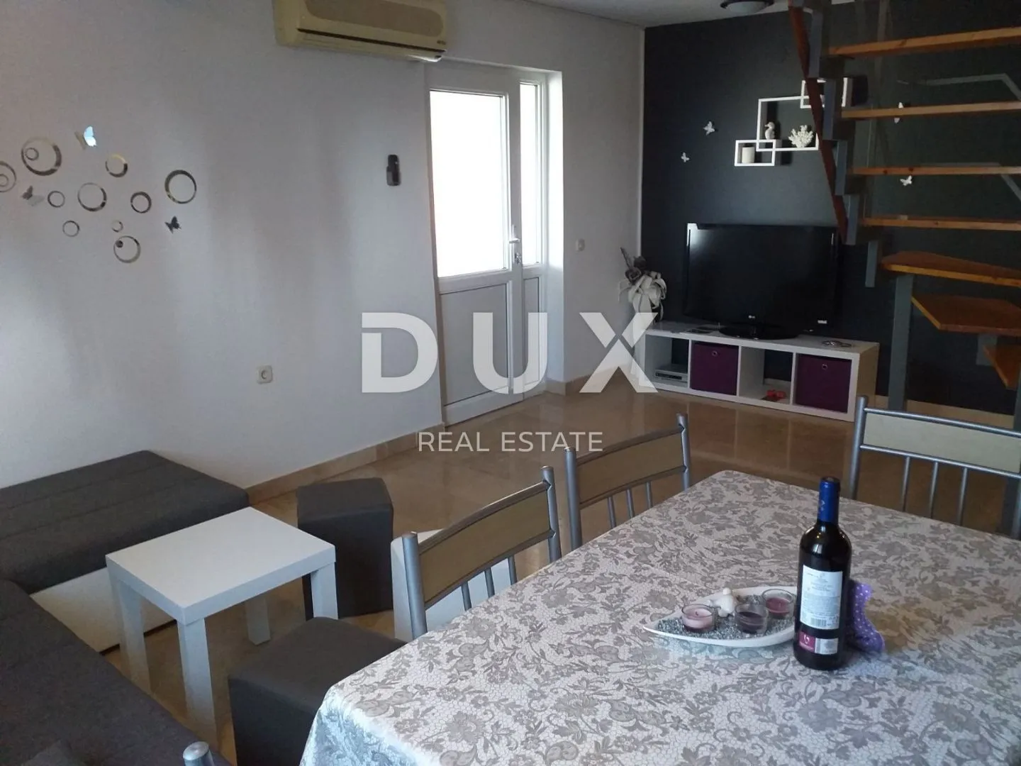 istra, pula - velika obiteljska kuća s 2 apartmana, konobom i garažom - slika 27