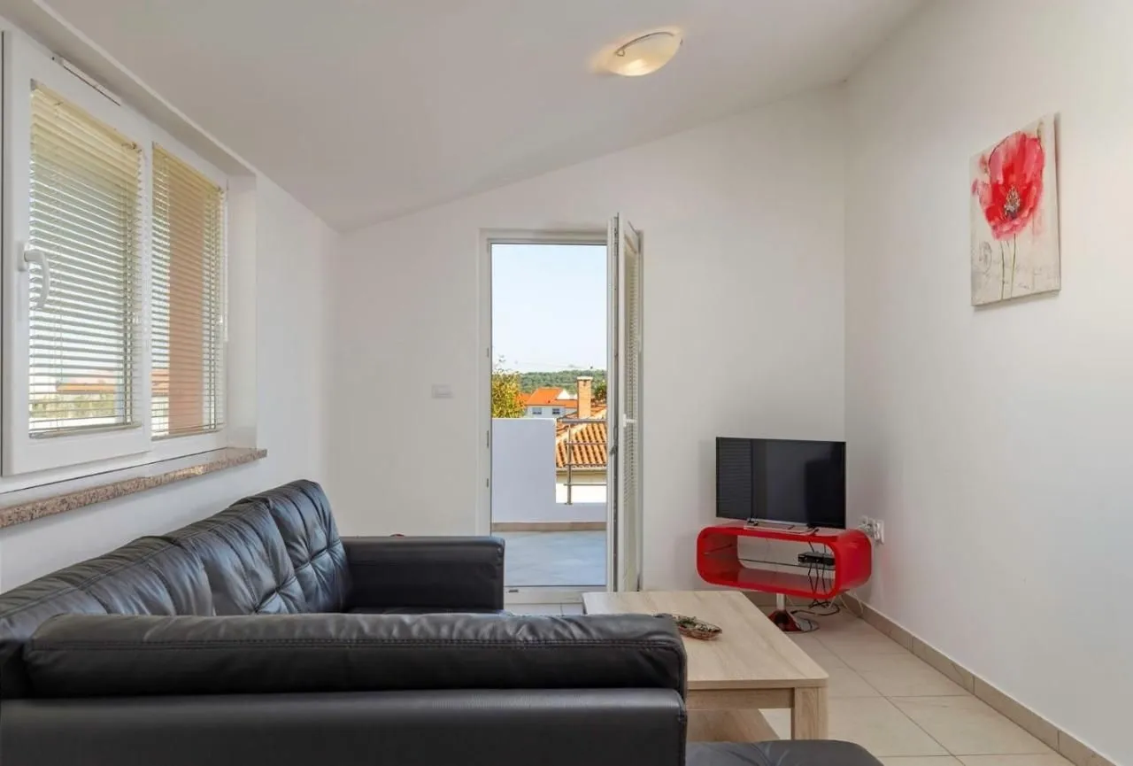 istra, medulin velika apartmanska kuća! - slika 13