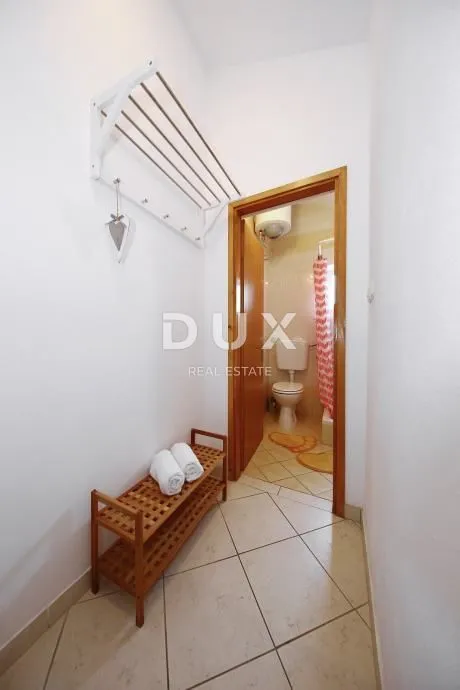 pirovac - apartmanska kuća - slika 15