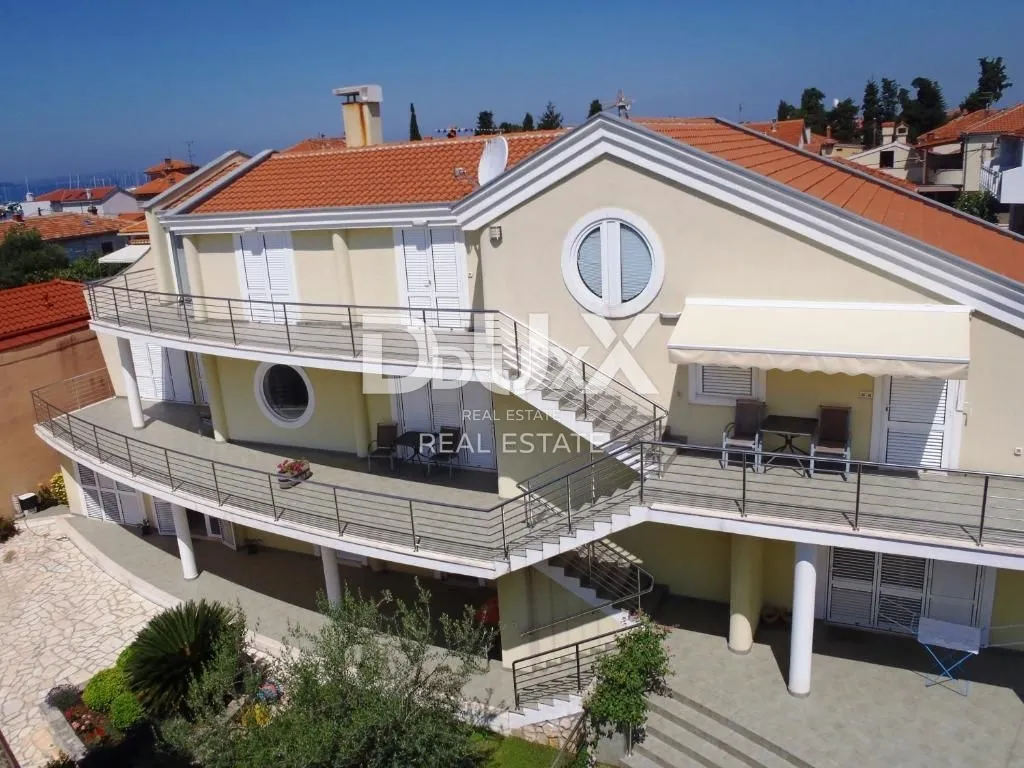 zadar, brodarica - vila sa 6 stanova i poslovnim prostorom - slika 2