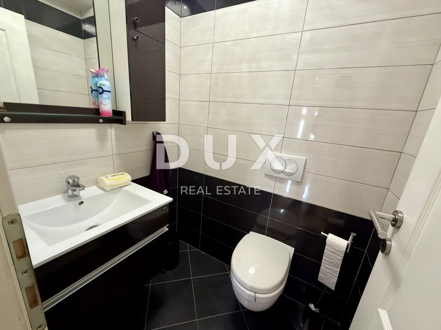 crikvenica - trosobni apartman s garažom! - slika 12