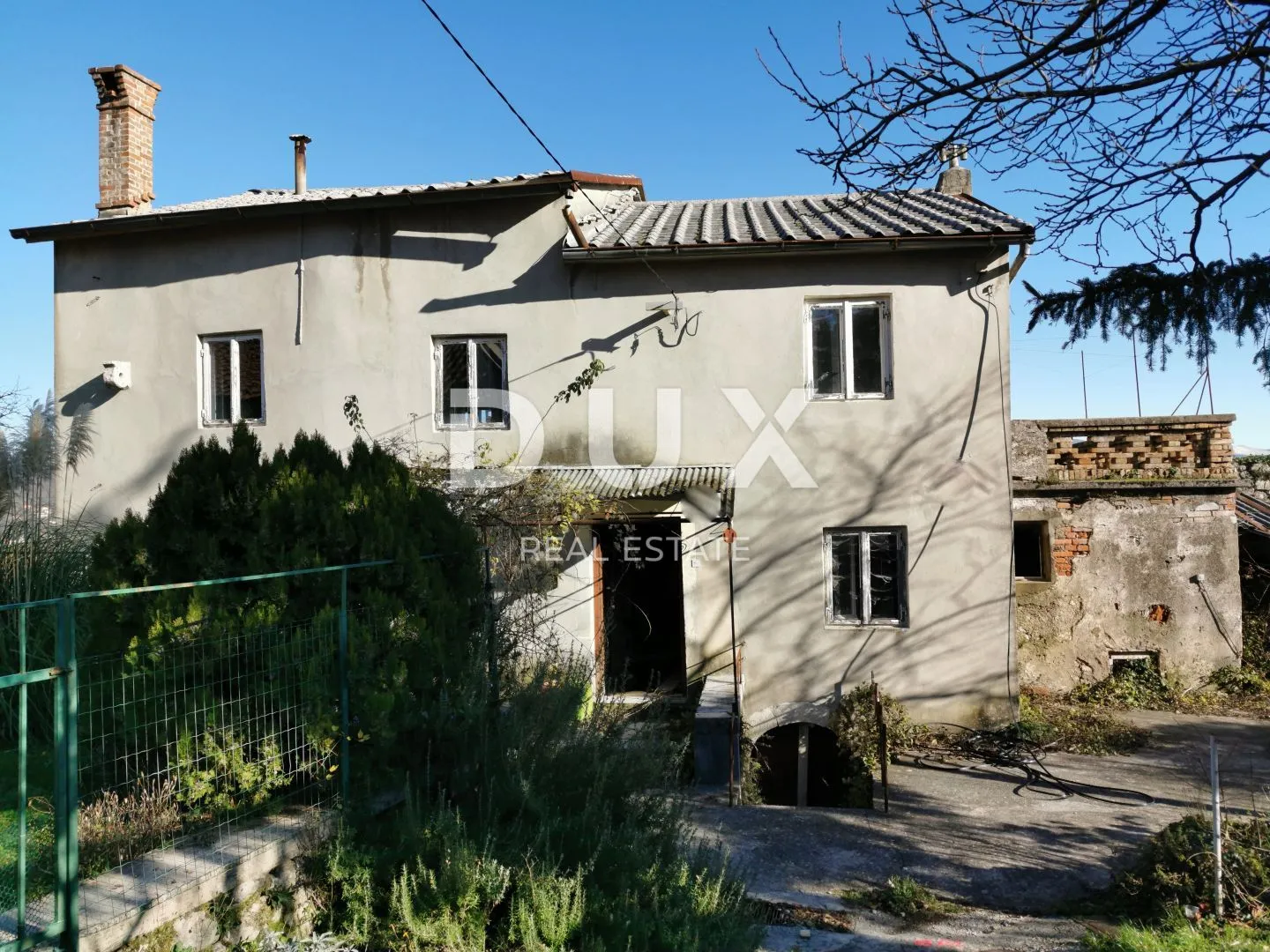 KASTAV, CENTAR - kuća 246 m2 u starom gradu + okućnica 400m2