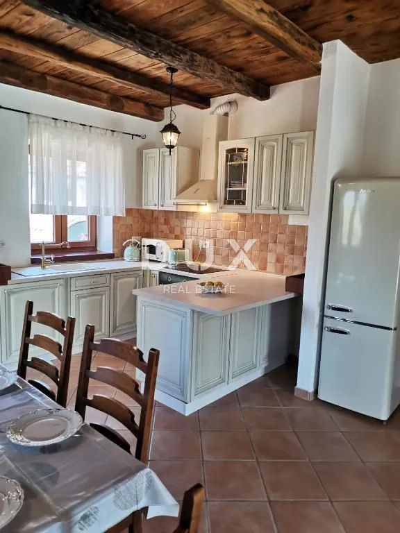 istra, svetvinčenat - kamena vila s pogledom na more - slika 12