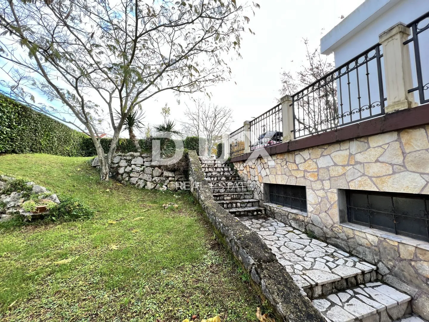 otok krk, njivice - samostojeća kuća sa velikom okućnicom - slika 16