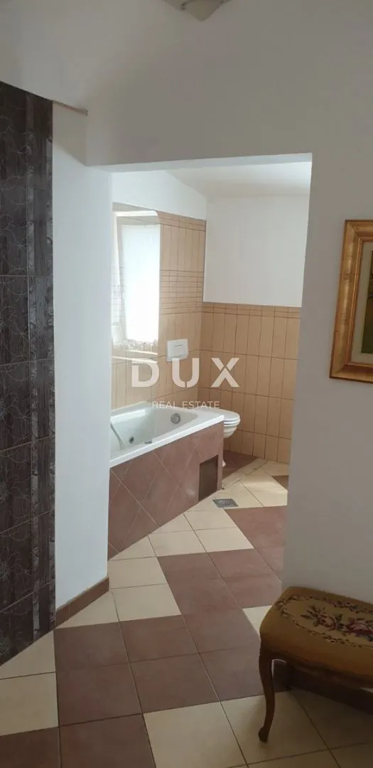 istra, pula - dvoetažni stan u centru 155 m2 - slika 7