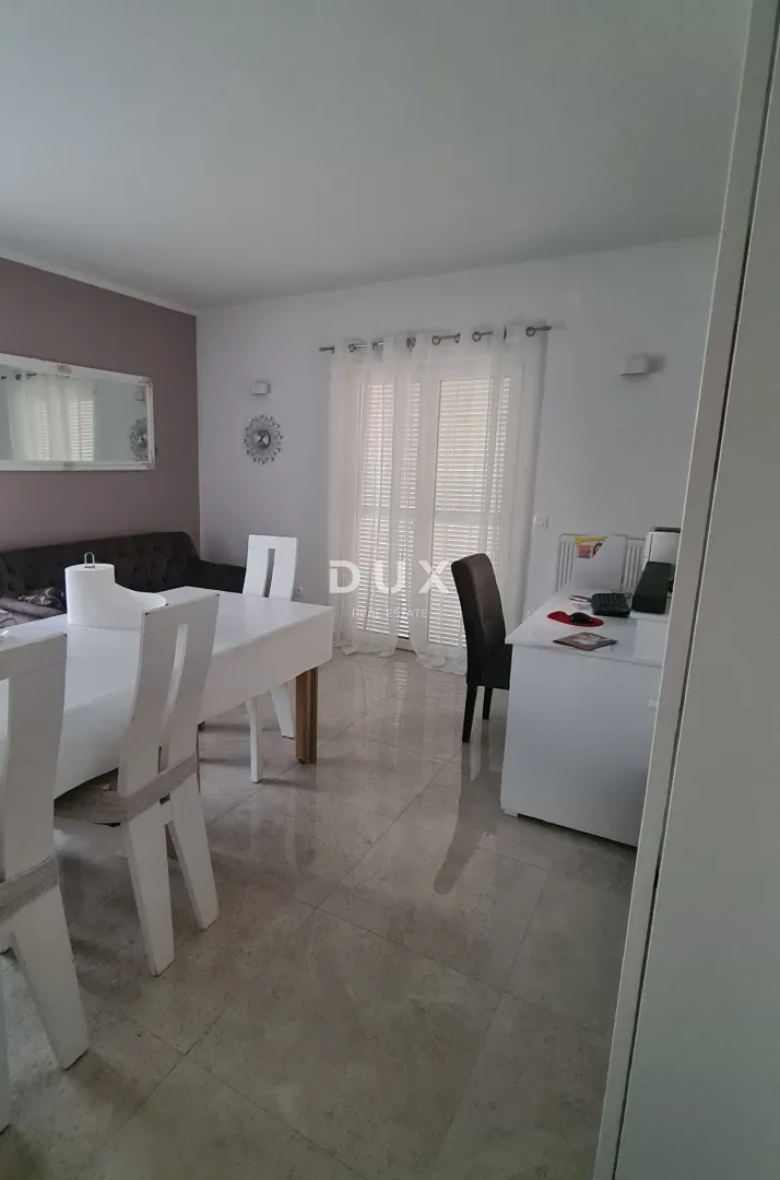 zadar, zemunik - prilika! renovirana obiteljska kuća - slika 23
