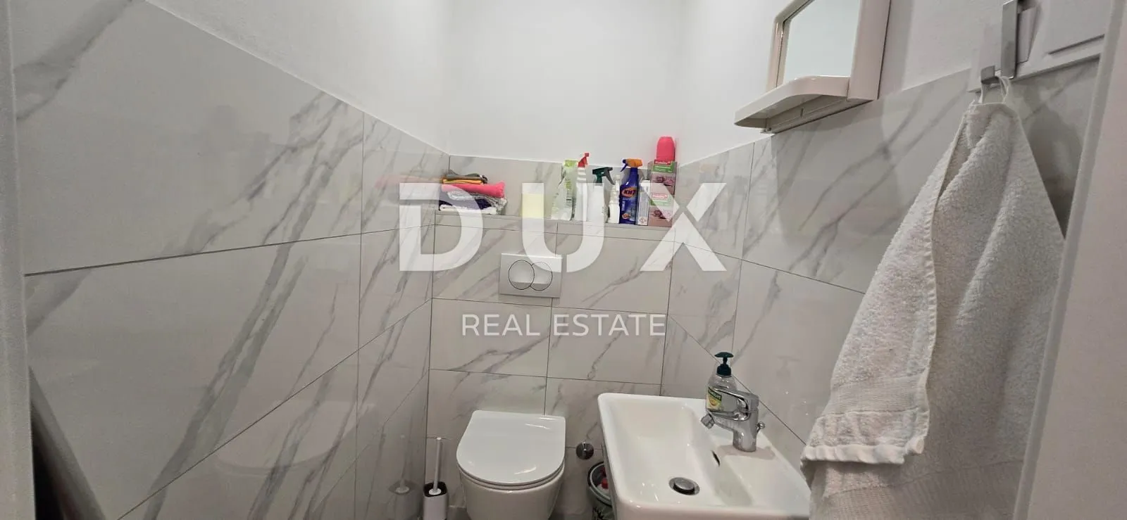 istra, pula - dvije stambene jedinice - slika 24