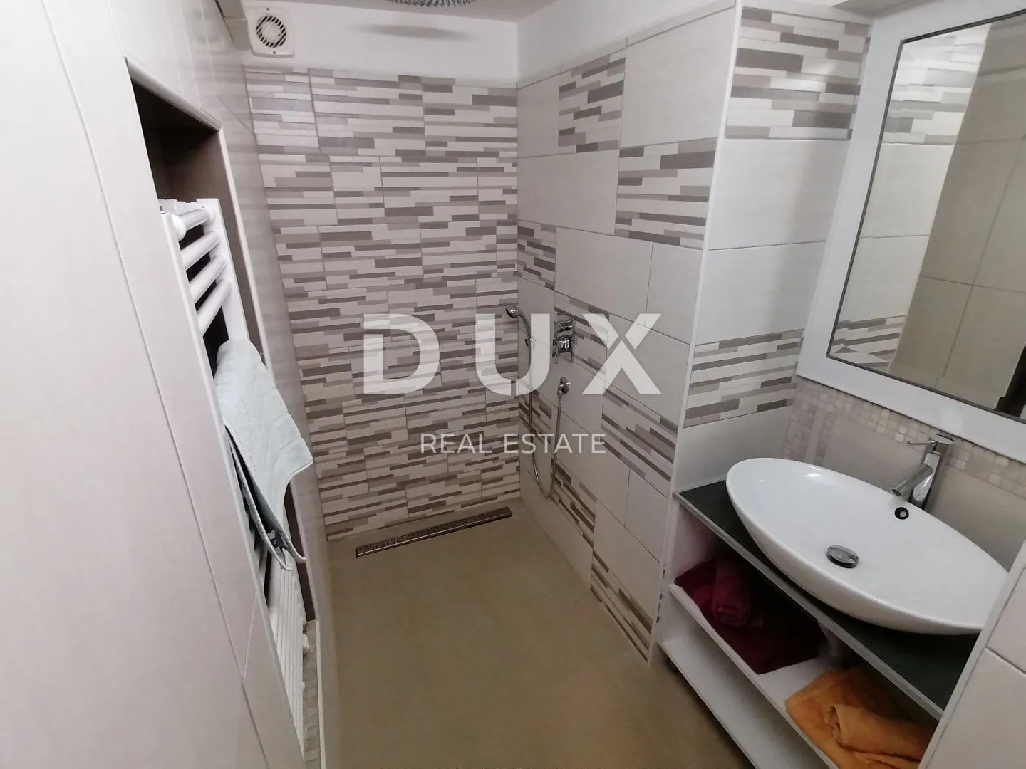 istra, rovinj apartmanska kuća na samo 40m od mora! - slika 9
