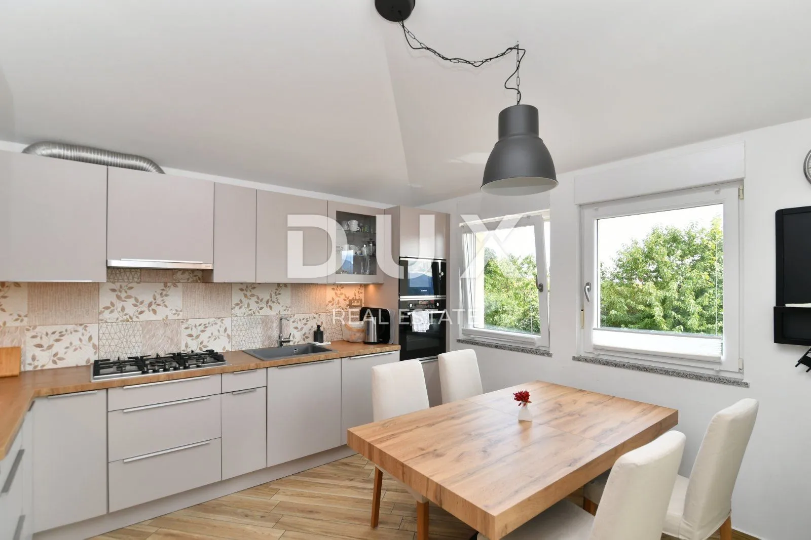 kastav - luksuzni penthouse s pogledom na more - slika 3