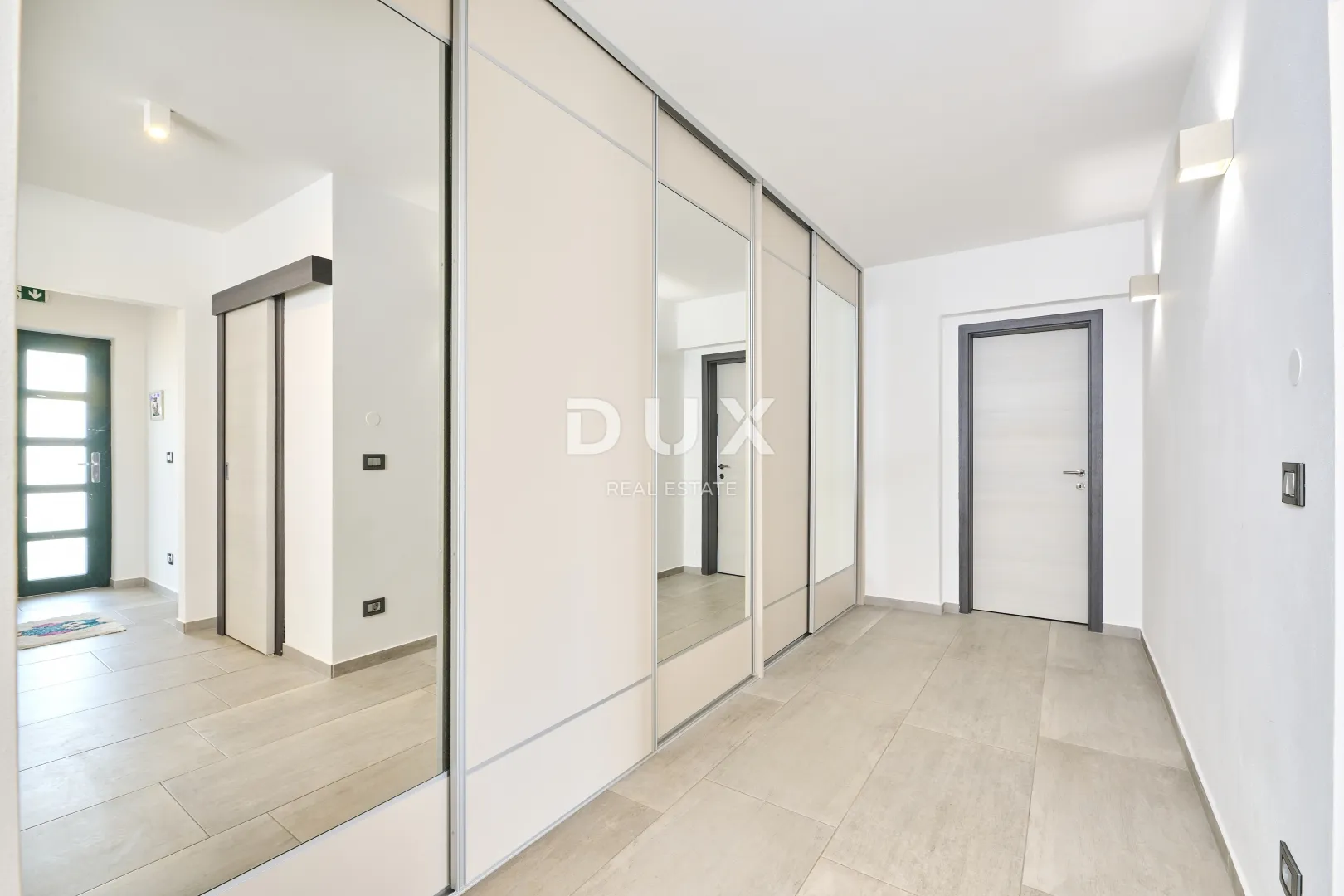 istra, umag – luksuzna vila, bazen, pogled na more - slika 19
