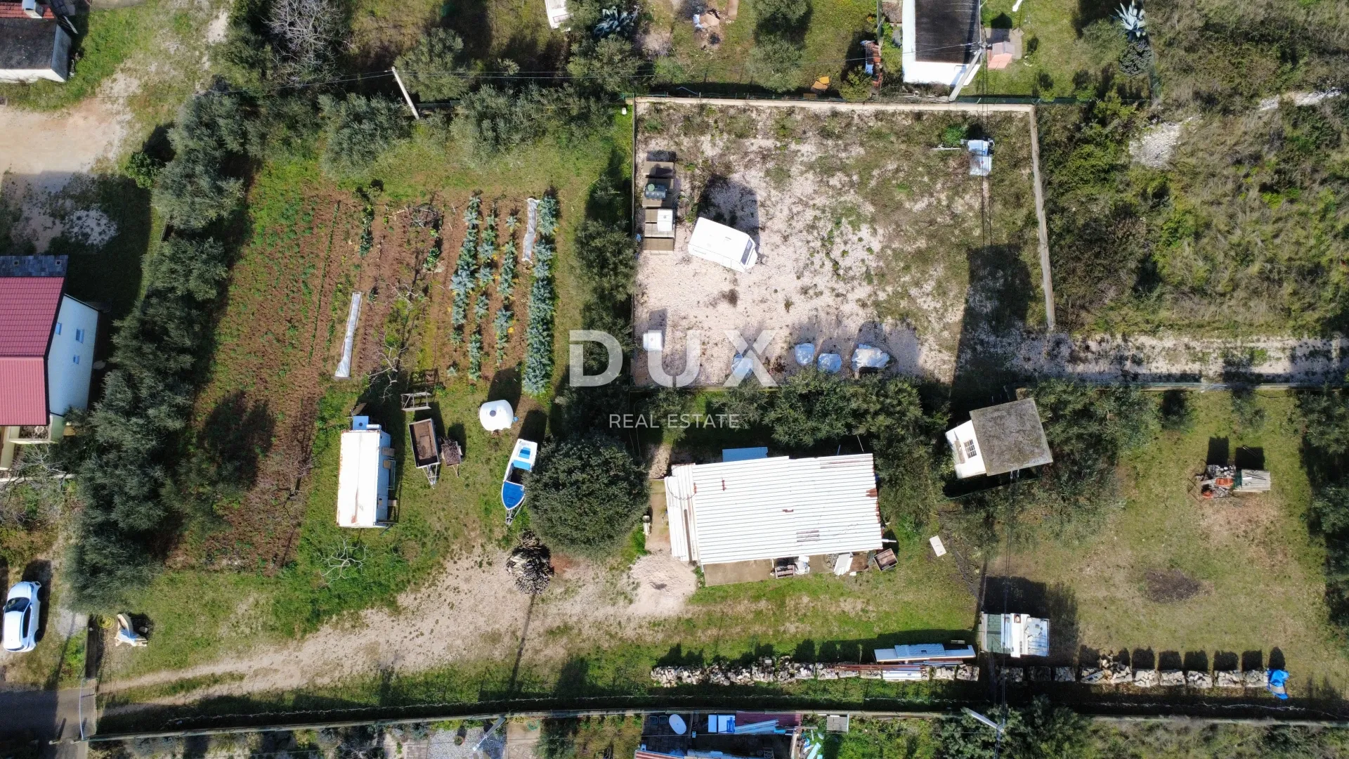 ZADAR, SUKOŠAN – Građevinsko zemljište 300 m od mora