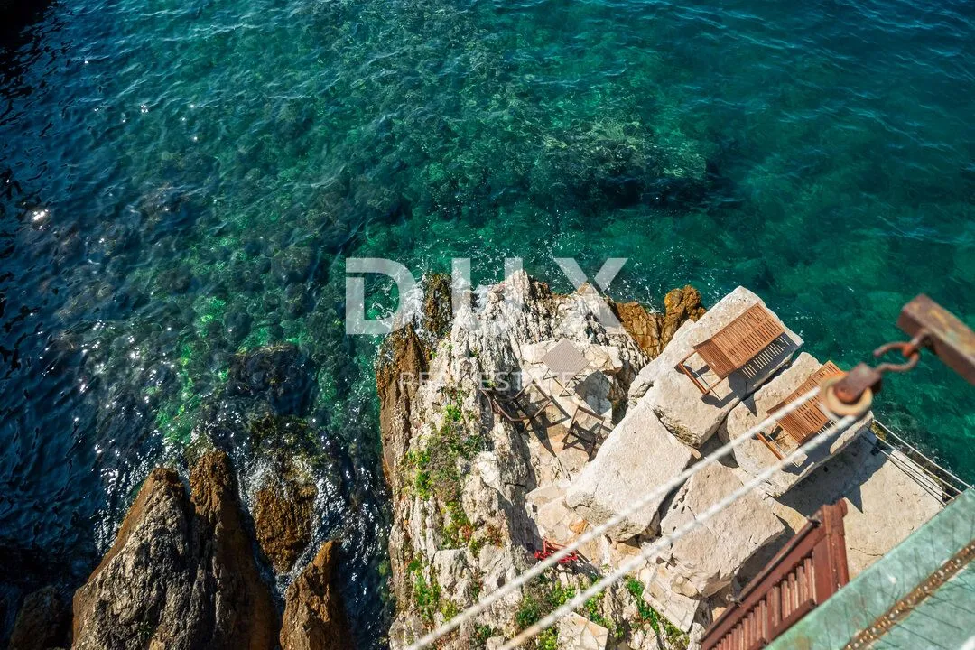 istra, rovinj - 2ss+db luksuzan i uređen stan, prvi red do mora - slika 12