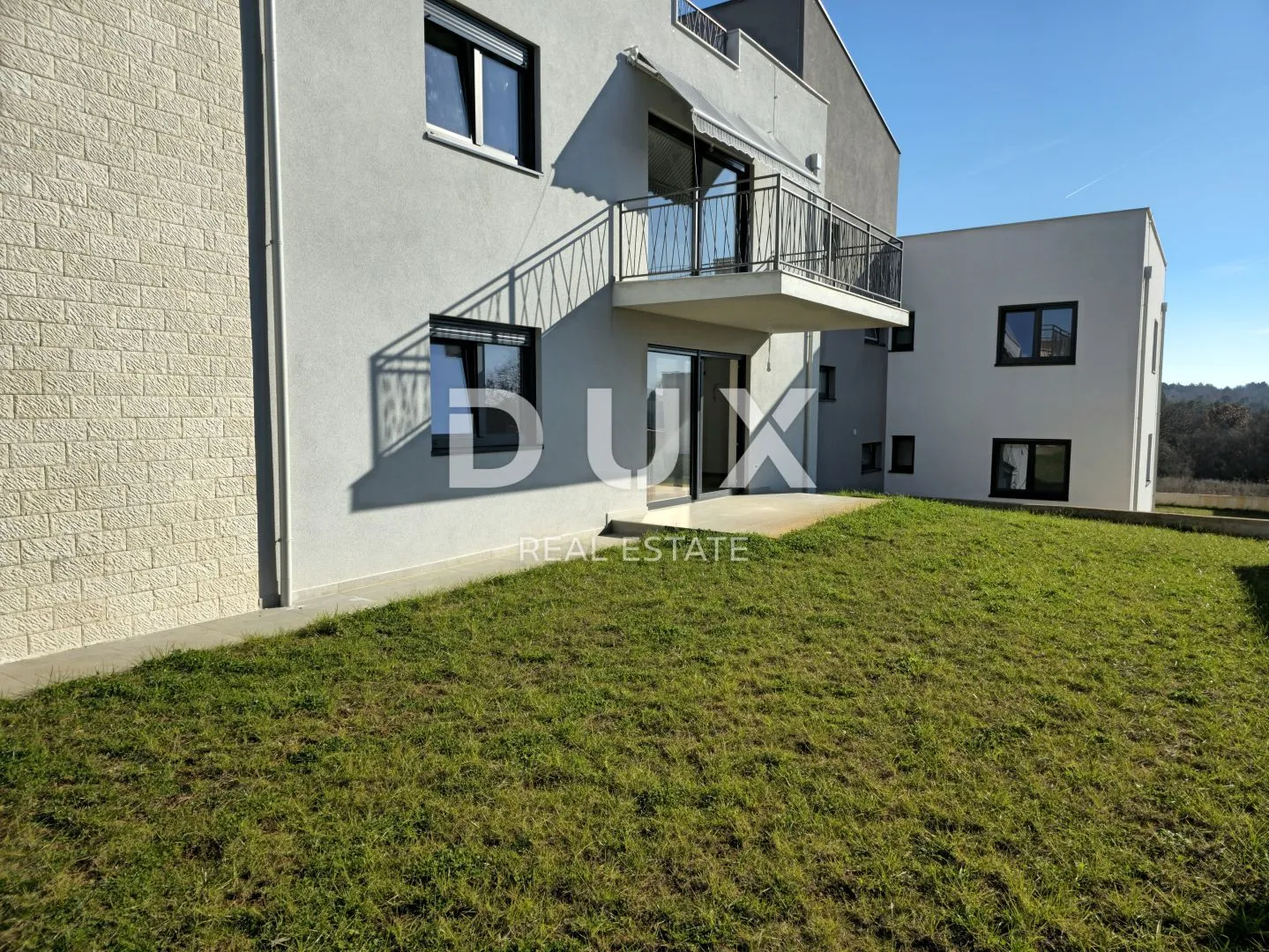 istra, poreč, okolica - 3ss+db stan na prvom katu sa krovnom terasom - slika 1