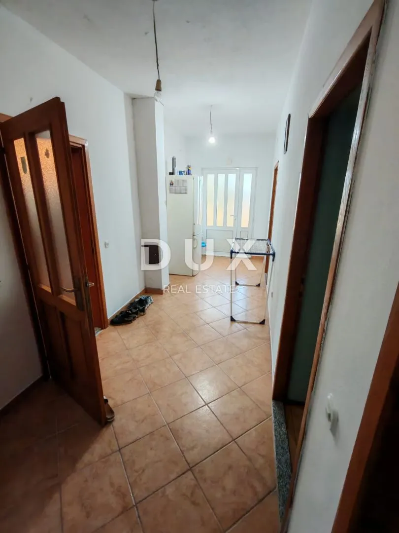 zadar, vrsi - kuća s velikim stanom, tri apartmana i prostranim dvorištem s maslinama! - slika 15